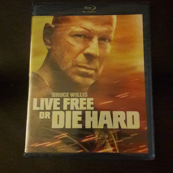 Live Free or Die Hard Blu-Ray Movie - Picture 1 of 1